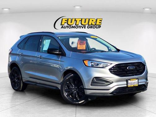 Iconic Silver Metallic 2022 Ford Edge SE