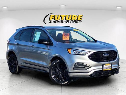 Iconic Silver Metallic 2022 Ford Edge SE