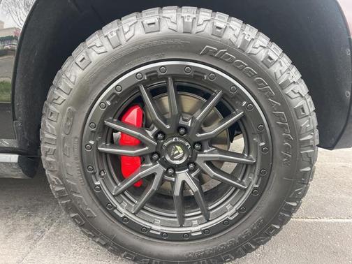 2023 GMC Yukon 4WD AT4