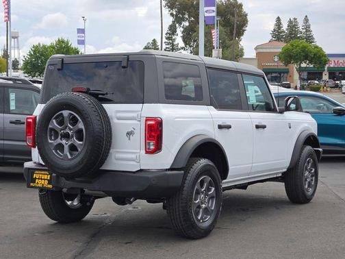 Oxford White 2026 Ford Bronco Big Bend