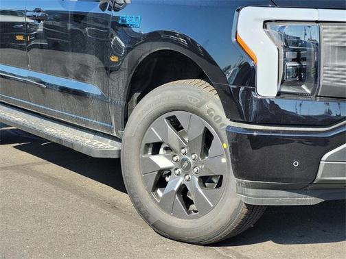 2025 Ford F-150 Lightning LARIAT