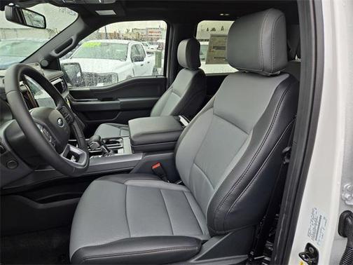 2025 Ford F-150 Lightning LARIAT