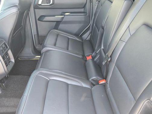Avalanche Gray 2026 Ford Bronco Outer Banks