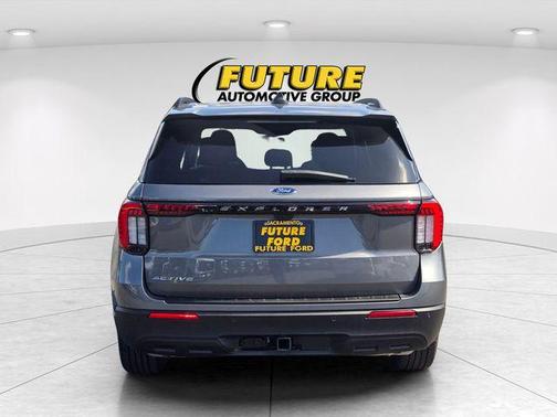 Carbonized Gray Metallic 2025 Ford Explorer Active