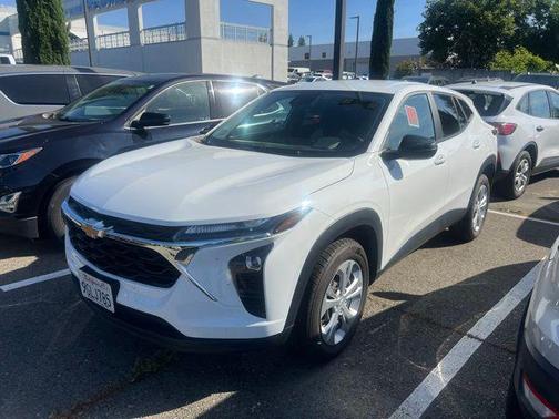 Summit White 2024 Chevrolet Trax LS