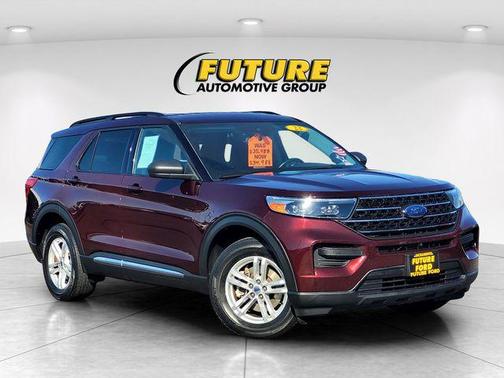 Burgundy Velvet Tinted Clearcoat 2022 Ford Explorer XLT