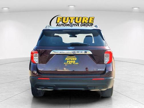 Burgundy Velvet Tinted Clearcoat 2022 Ford Explorer XLT