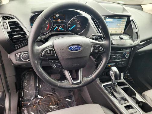 Agate Black Metallic 2019 Ford Escape SE