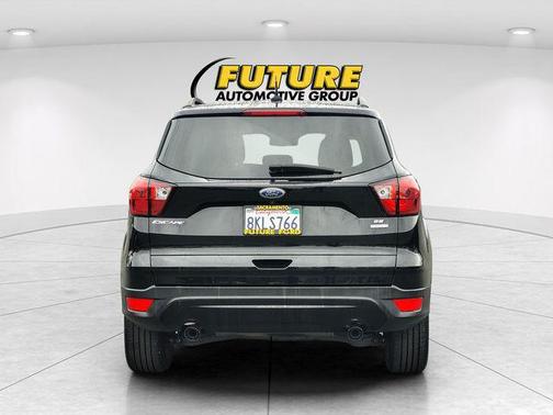 Agate Black Metallic 2019 Ford Escape SE