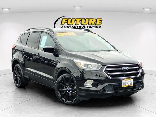 Agate Black Metallic 2019 Ford Escape SE