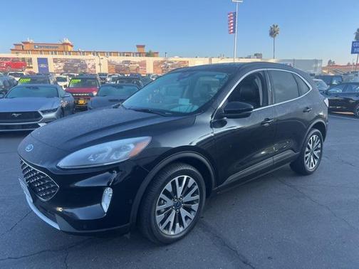 2020 Ford Escape Titanium