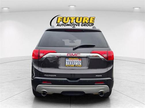 2017 GMC Acadia SLE-2