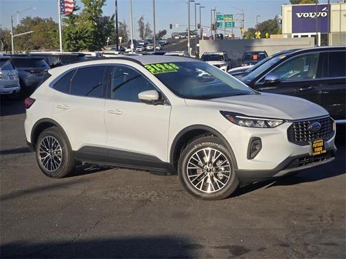 2025 Ford Escape ST-Line Select