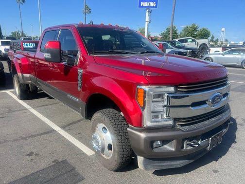 Ruby Red Metallic Tinted Clearcoat 2019 Ford F-350 King Ranch