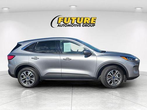 Iconic Silver Metallic 2022 Ford Escape SEL