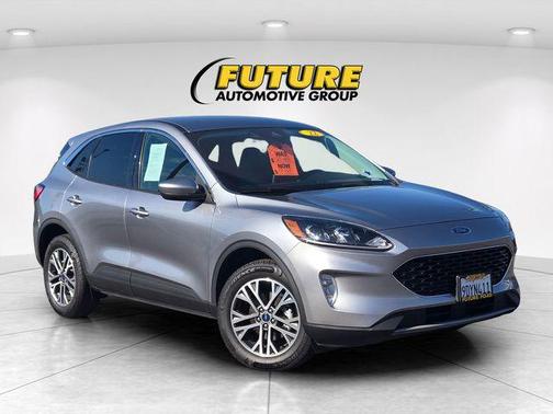 Iconic Silver Metallic 2022 Ford Escape SEL