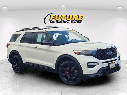 Star White Metallic Tri-Coat 2022 Ford Explorer ST
