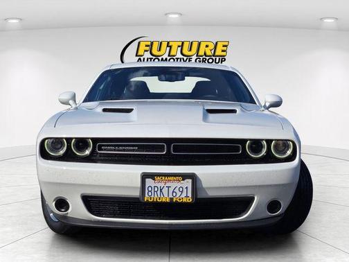 White Knuckle Clearcoat 2019 Dodge Challenger SXT