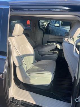2019 Chrysler Pacifica Hybrid Limited