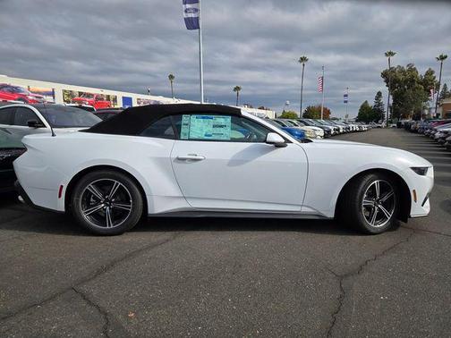 2025 Ford Mustang EcoBoost