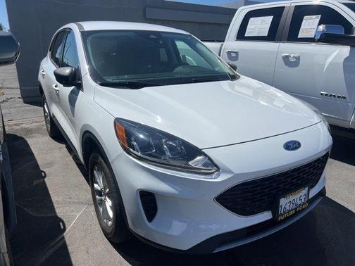Oxford White 2022 Ford Escape SE