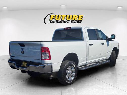 Bright White Clearcoat 2024 RAM 2500 Big Horn Crew Cab 4x4 6'4' Box
