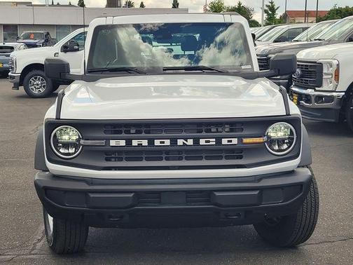 Oxford White 2026 Ford Bronco Base