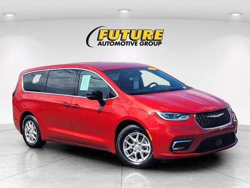 Red Hot Pearlcoat 2025 Chrysler Pacifica L