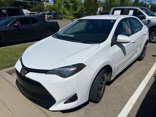 Super White 2018 Toyota Corolla LE