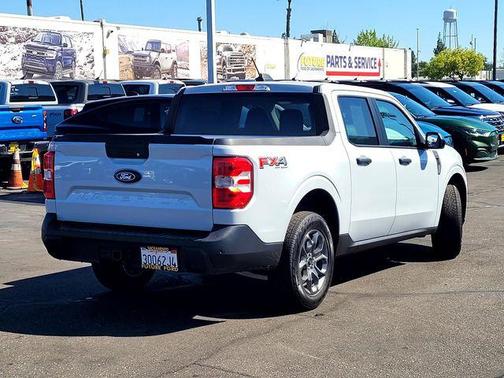 Space White Metallic 2025 Ford Maverick XLT