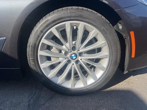 2022 BMW 530 i