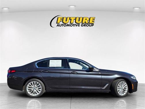 2022 BMW 530 i