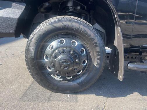 2022 RAM 3500 Big Horn Crew Cab 4x4 8' Box