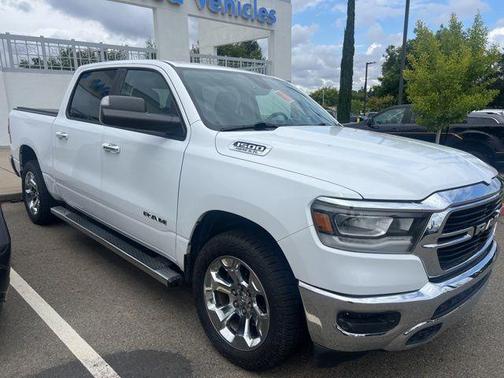 Bright White Clearcoat 2019 RAM 1500 Big Horn