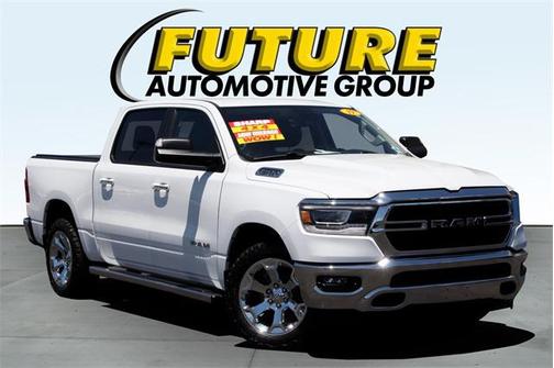 Bright White Clearcoat 2019 RAM 1500 Big Horn