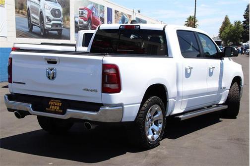 Bright White Clearcoat 2019 RAM 1500 Big Horn