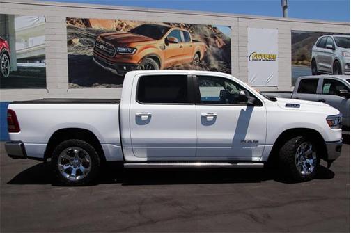 Bright White Clearcoat 2019 RAM 1500 Big Horn