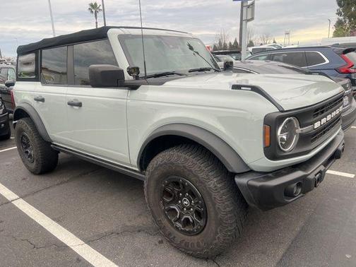 2022 Ford Bronco Black Diamond
