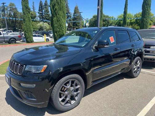 Diamond Black Crystal Pearlcoat 2020 Jeep Grand Cherokee Limited X