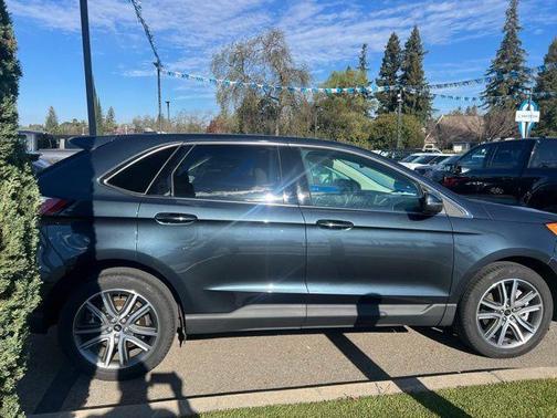 2023 Ford Edge Titanium