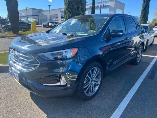 2023 Ford Edge Titanium