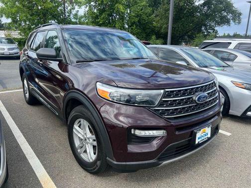 Jewel Red Metallic Tinted Clearcoat 2023 Ford Explorer XLT