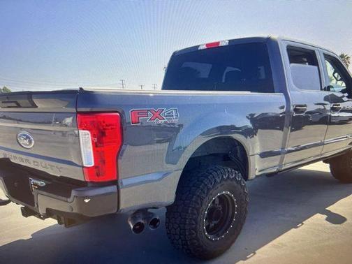 Magnetic Metallic 2019 Ford F-250 XLT