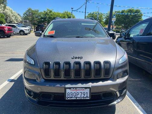 Granite Crystal Metallic Clearcoat 2018 Jeep Cherokee Latitude