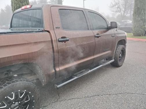 2017 Toyota Tundra SR5