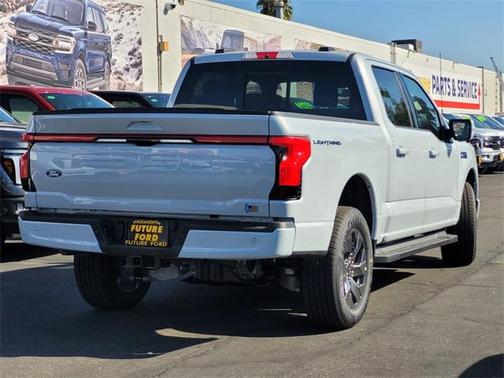 2025 Ford F-150 Lightning LARIAT