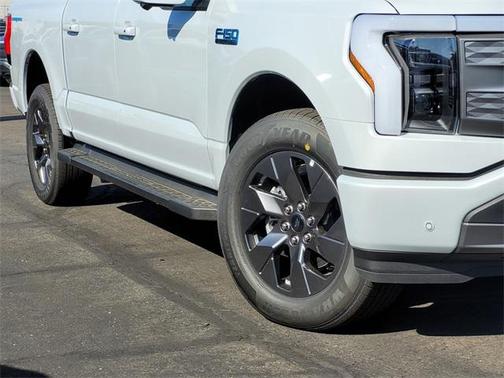 2025 Ford F-150 Lightning LARIAT