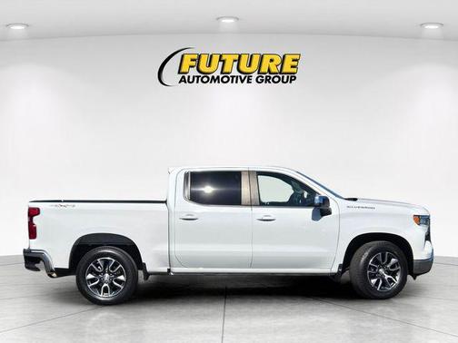 Summit White 2022 Chevrolet Silverado 1500 LT