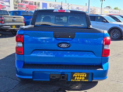 Velocity Blue 2026 Ford Maverick Lobo
