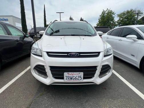 White Platinum Clearcoat Metallic 2016 Ford Escape SE